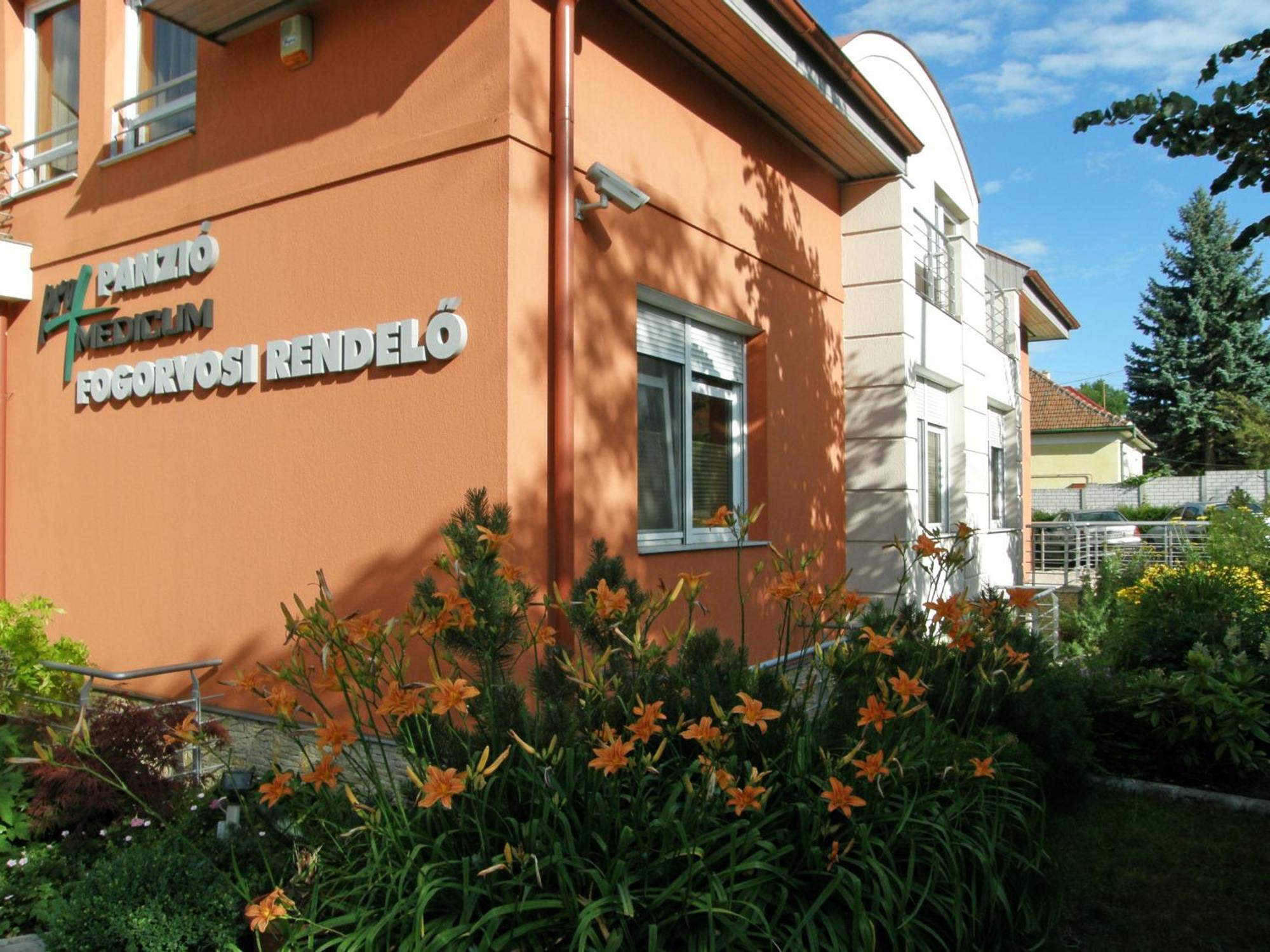 Promedicum Panzio Hotel Veszprem Exterior photo
